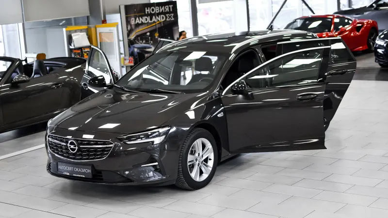 Opel Insignia Sports Tourer 2.0d Elegance Automatic Image 1