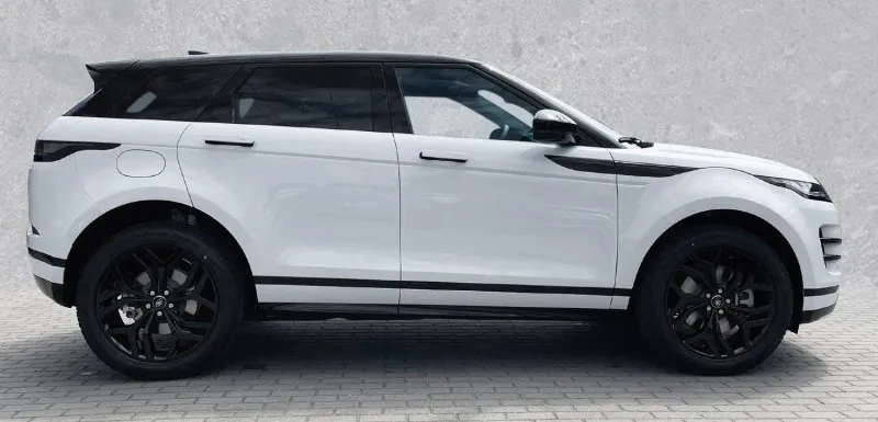 Land Rover Range Rover Evoque P300е R-Dynamic SE =NEW= Black Image 3