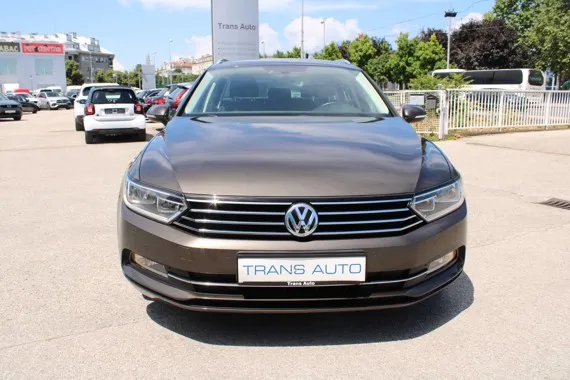 Volkswagen Passat Variant 1.6 TDi DSG *NAVIGACIJA,KAMERA* Image 2